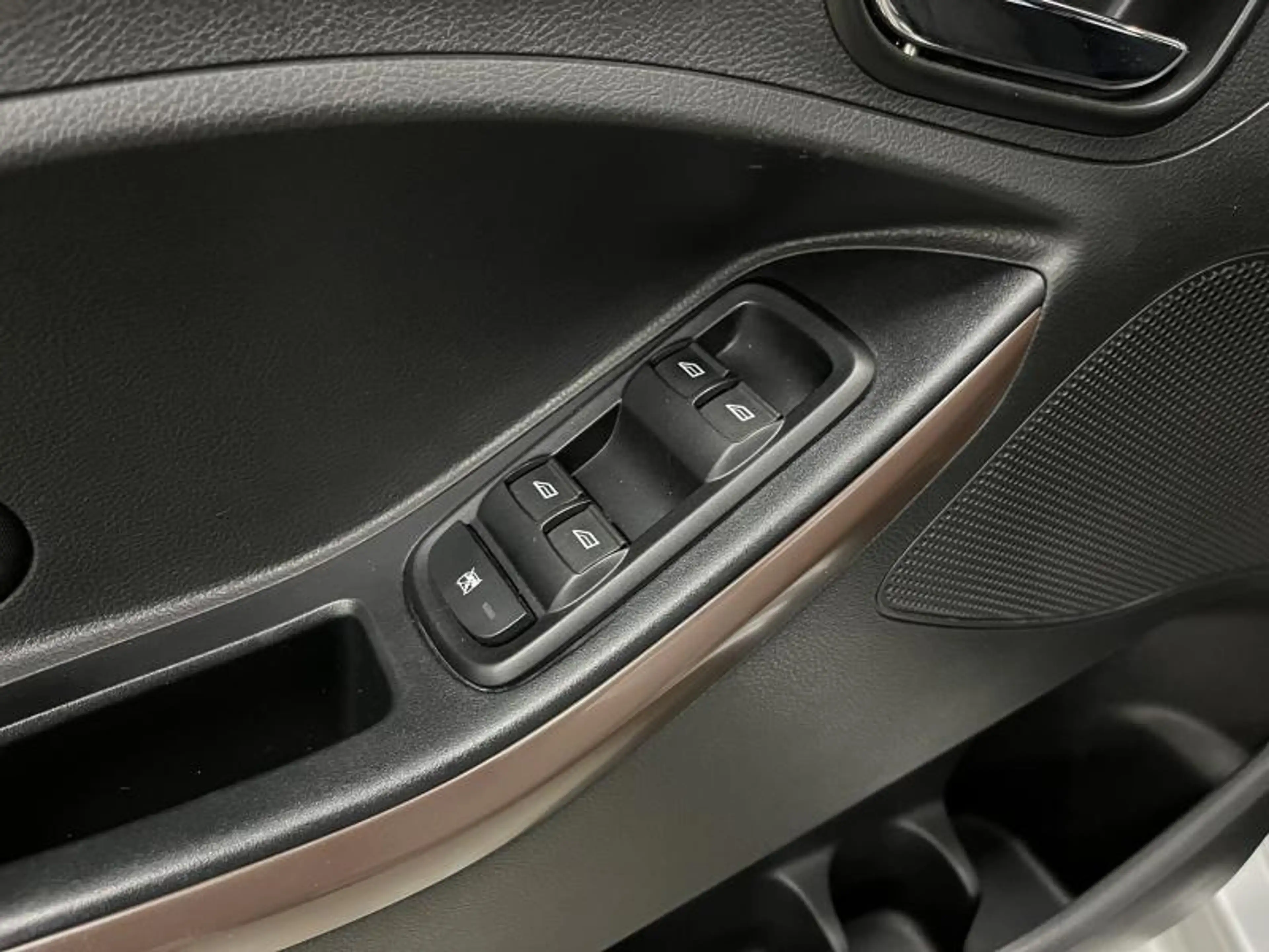 Ford Ka/Ka+ + 1.2i 84cv Active Clim/Cruise/Limit/Radio — photo 12