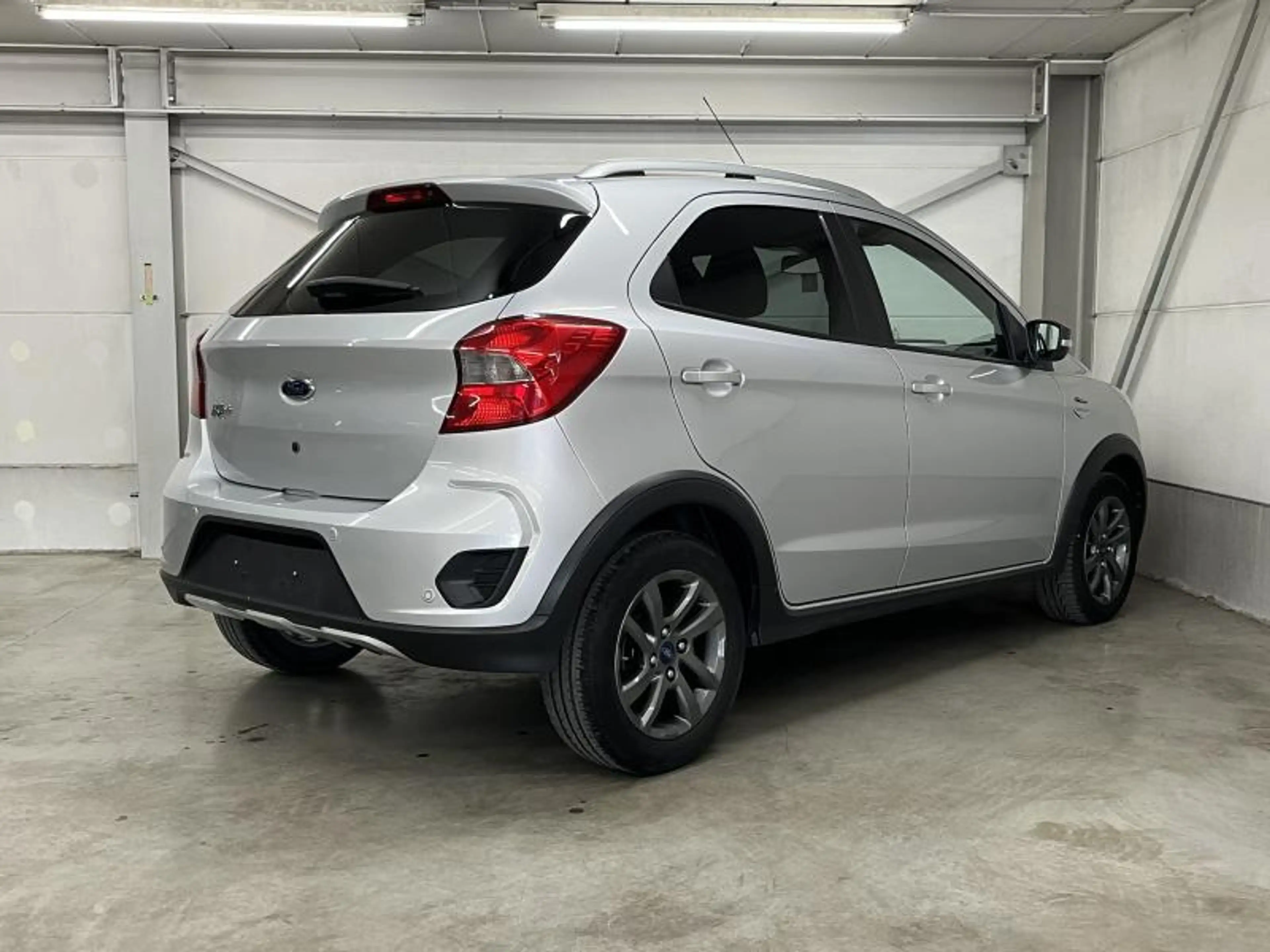 Ford Ka/Ka+ + 1.2i 84cv Active Clim/Cruise/Limit/Radio — photo 5