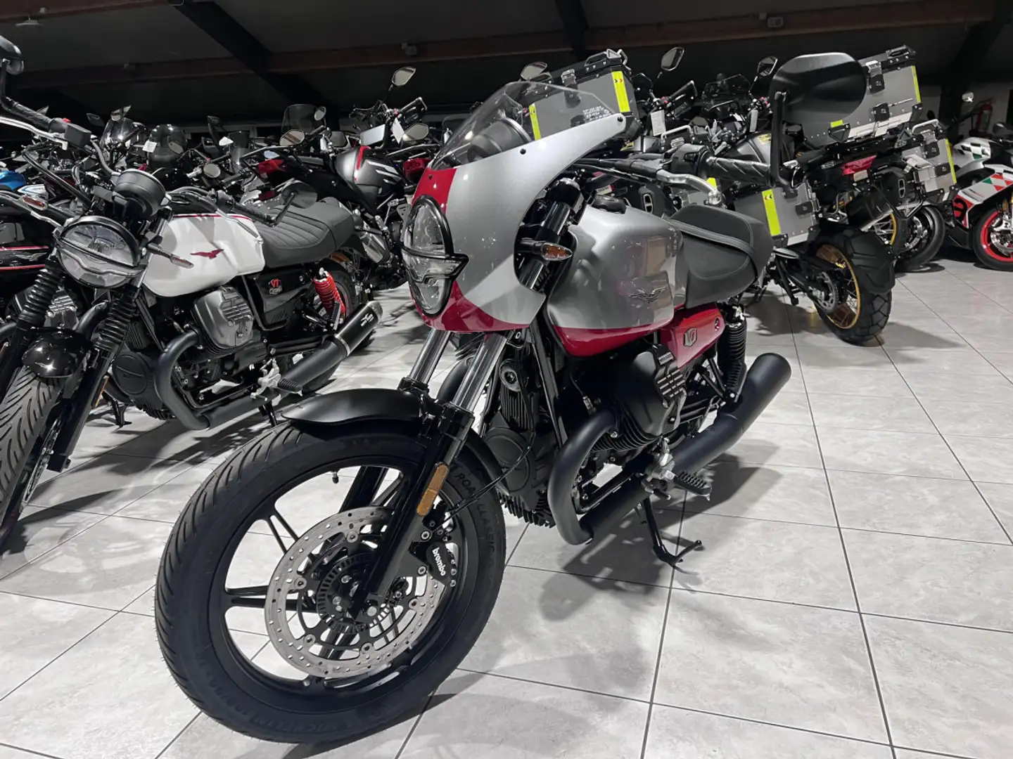 Moto Guzzi V 7 STONE CORSA Wit - 2