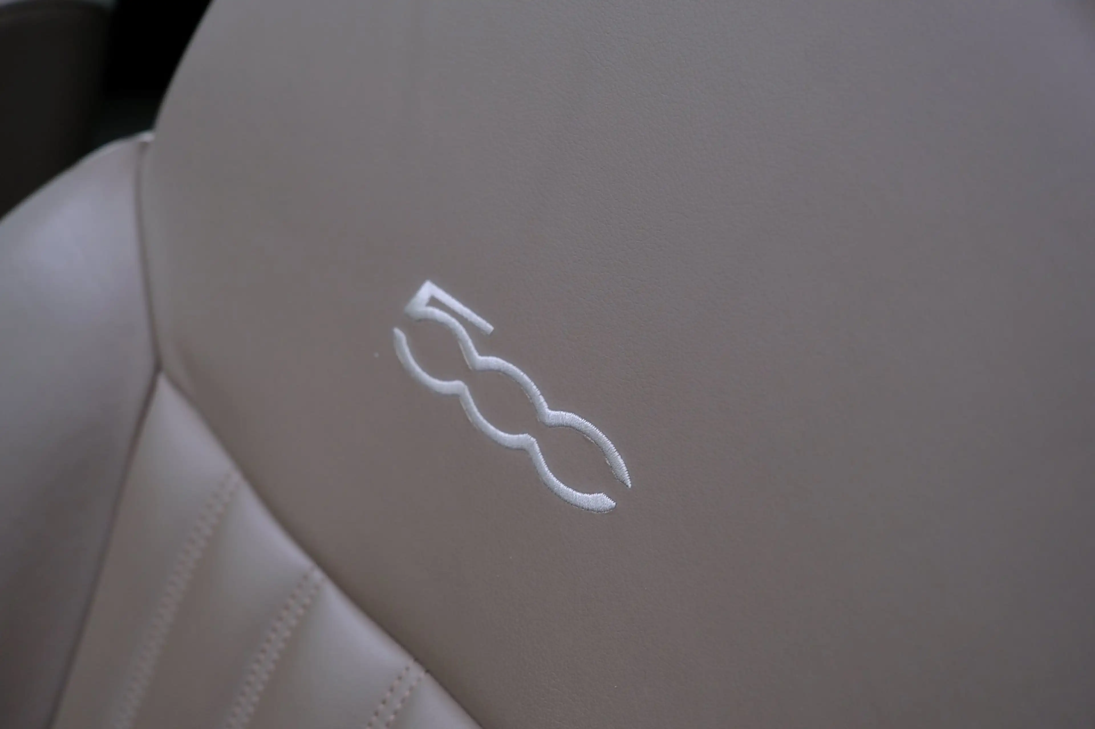 Fiat 500 1.2 Lounge Pano|Leder|Xenon|Clima|LMV — photo 30