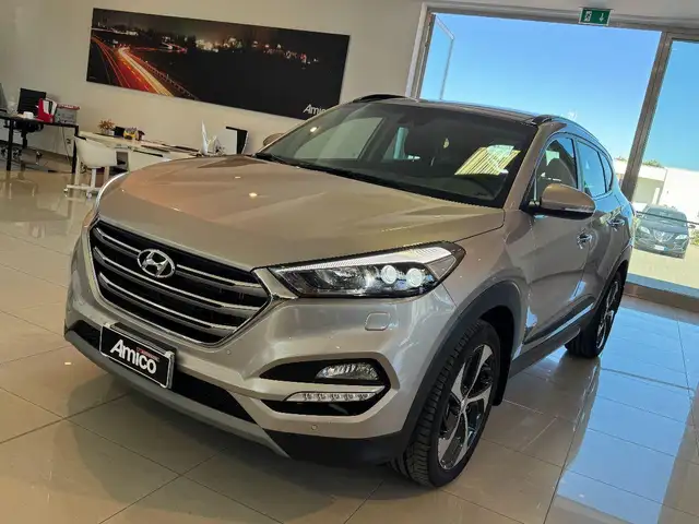 Hyundai TUCSON 1.7 CRDi XPossible Tetto Solo 98.000KM