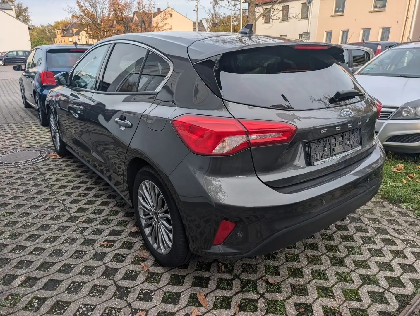 Ford Focus Sport-Line Lim. Titanium Facelift Grau - 2