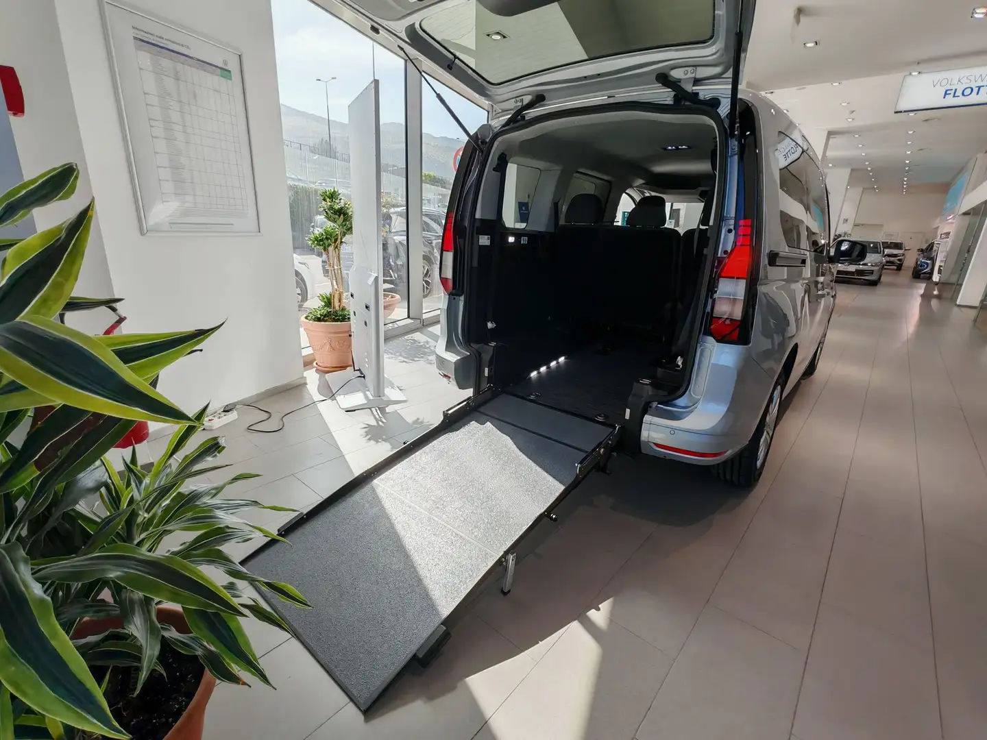 Volkswagen Caddy Pianale Ribassato 1.5 TSI 114 CV DSG Space Zilver - 2