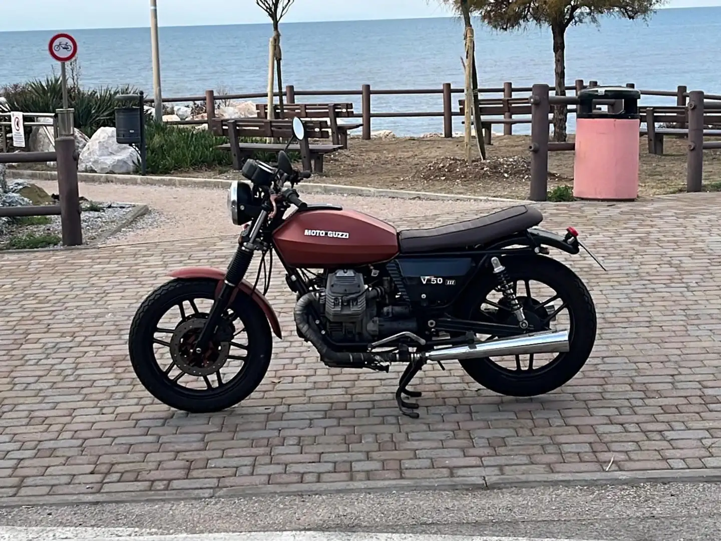 Moto Guzzi V 50 Terza serie Marrone - 1