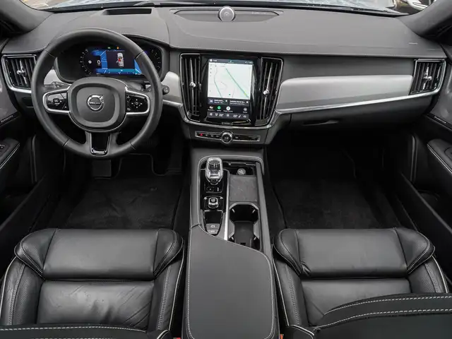 Volvo V90 view 11