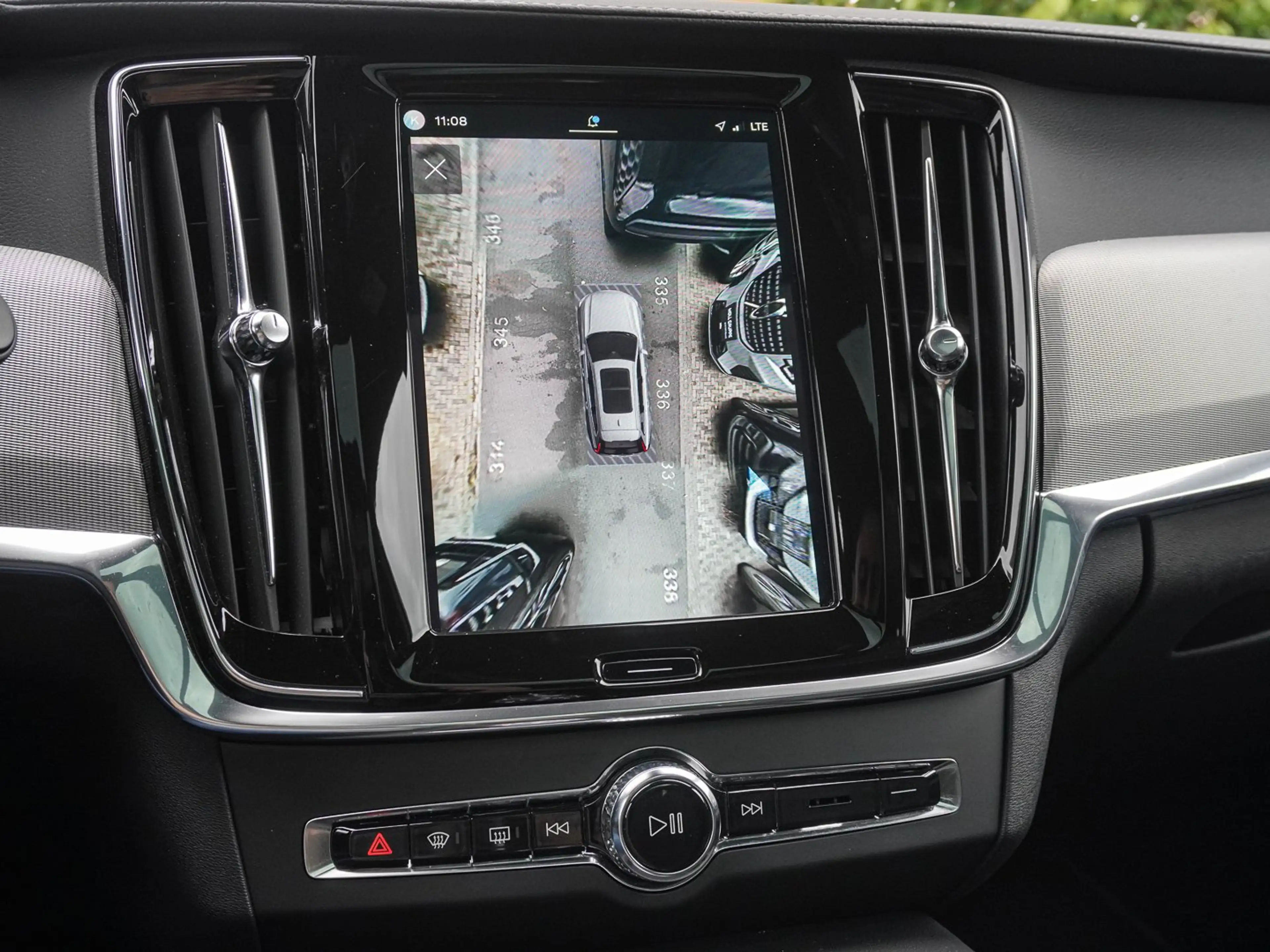 Volvo V90 B4 D Ultimate Dark LUFT B&W NAPPA PANO — photo 14