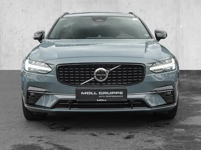 Volvo V90 view 3