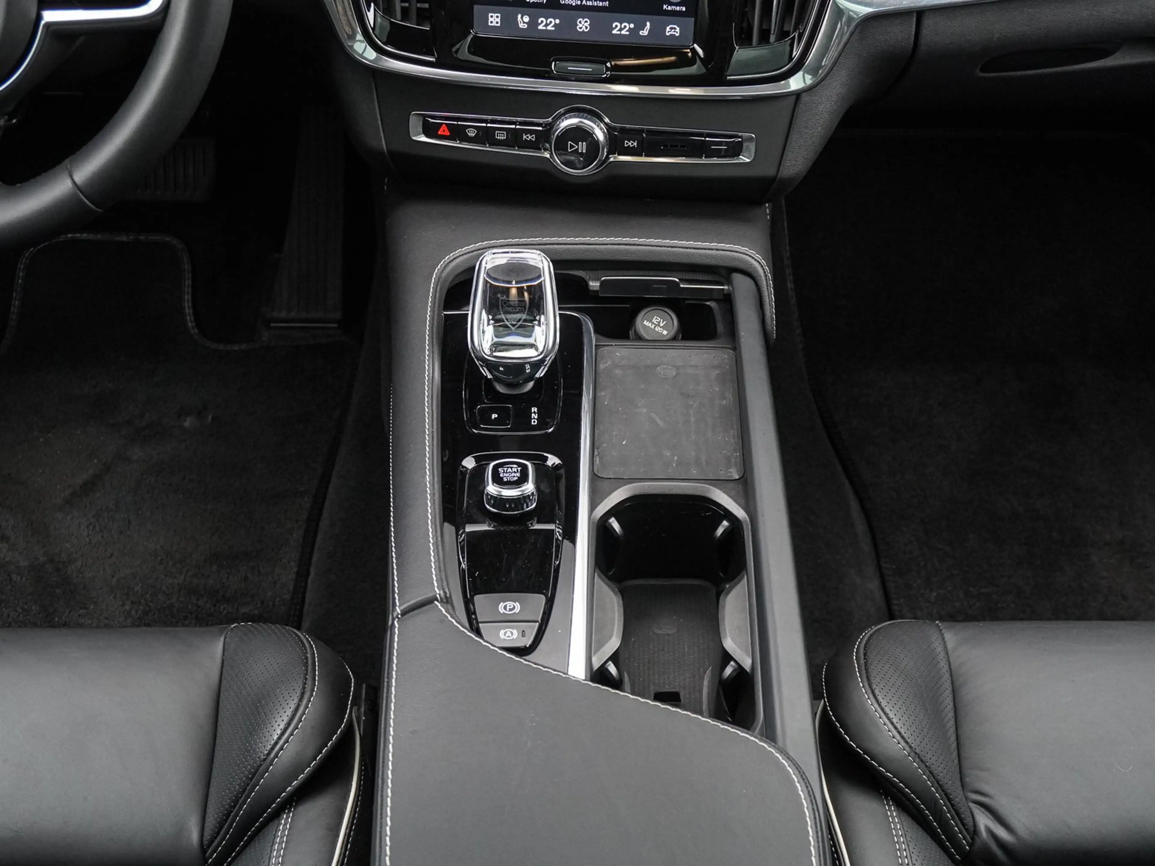 Volvo V90 B4 D Ultimate Dark LUFT B&W NAPPA PANO — photo 15
