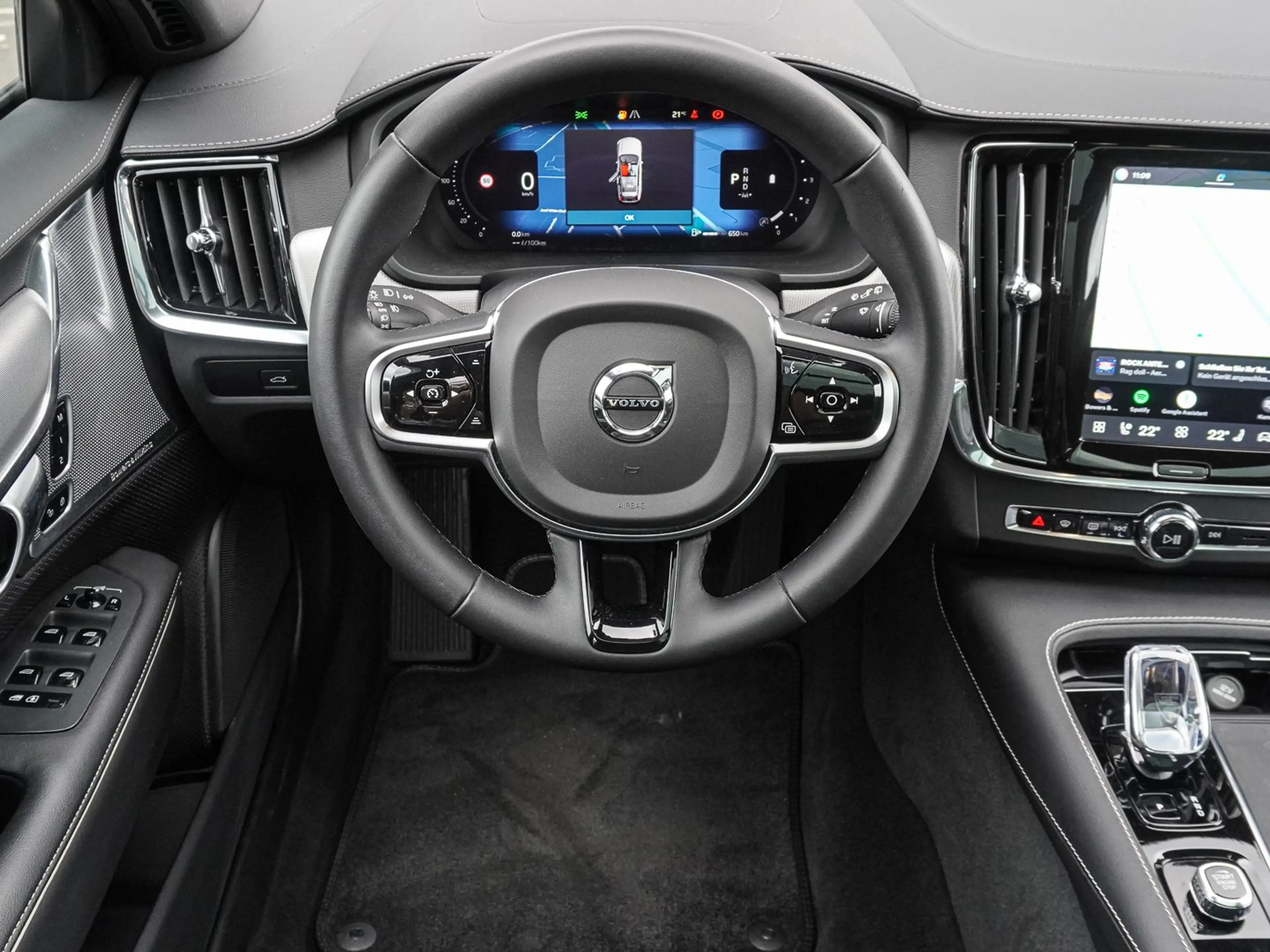 Volvo V90 B4 D Ultimate Dark LUFT B&W NAPPA PANO — photo 12