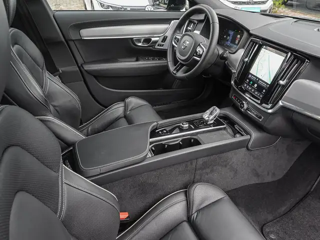 Volvo V90 view 9