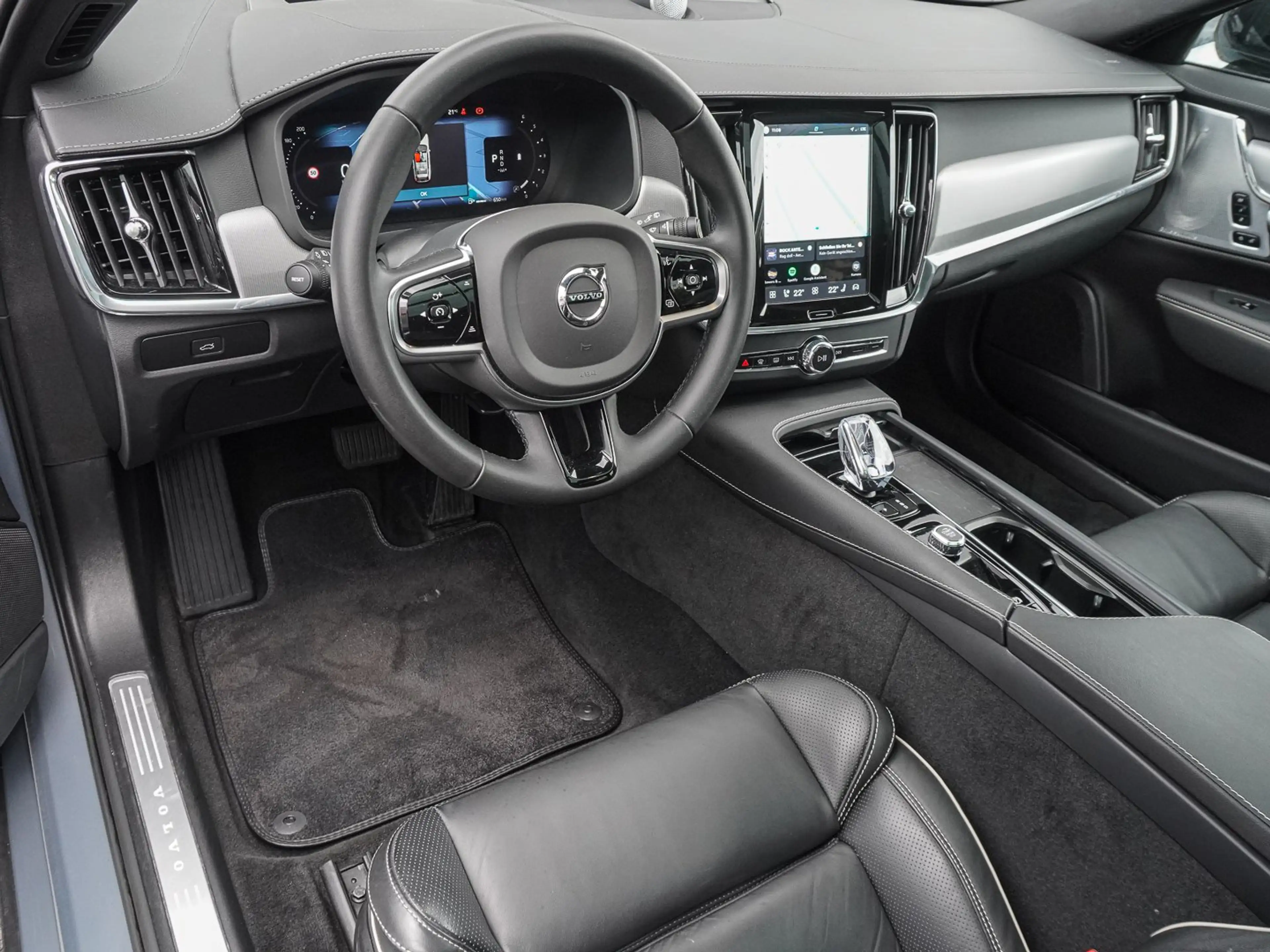 Volvo V90 B4 D Ultimate Dark LUFT B&W NAPPA PANO — photo 10