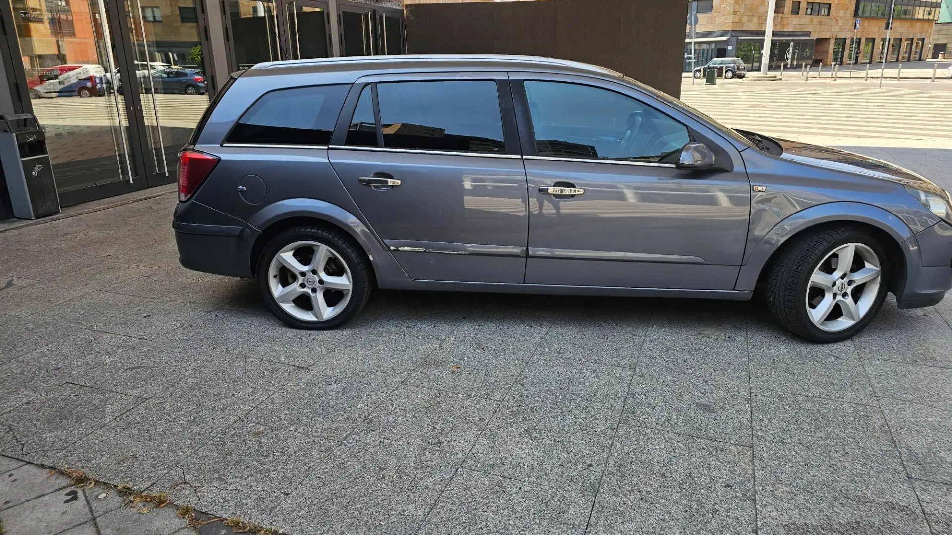 Opel Astra 1.6 16V Twinport Station Wagon Elegance Grigio - 2