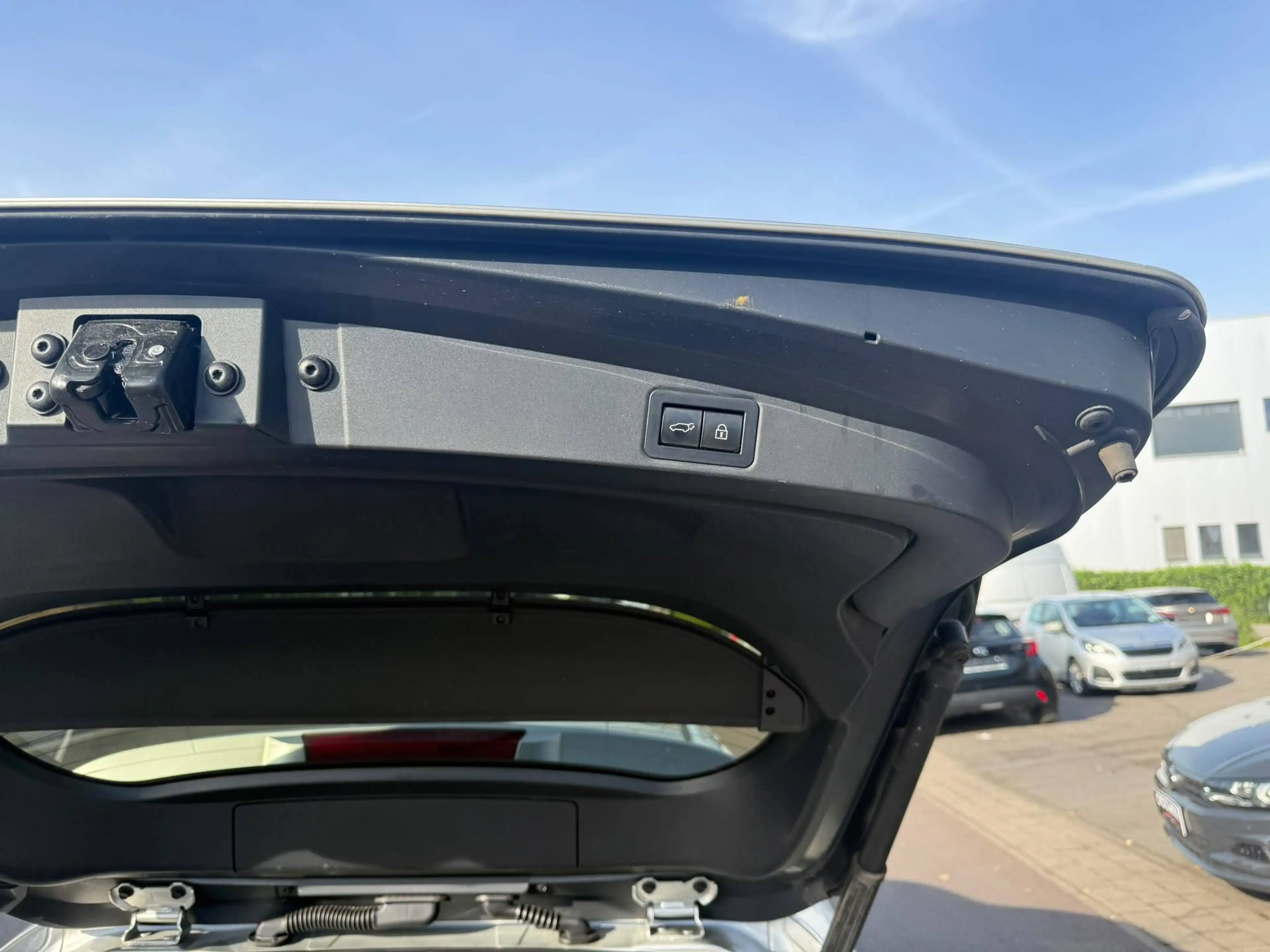 Toyota Corolla Corolla SW Hybrid 2.0 Premium e-CVT — photo 9