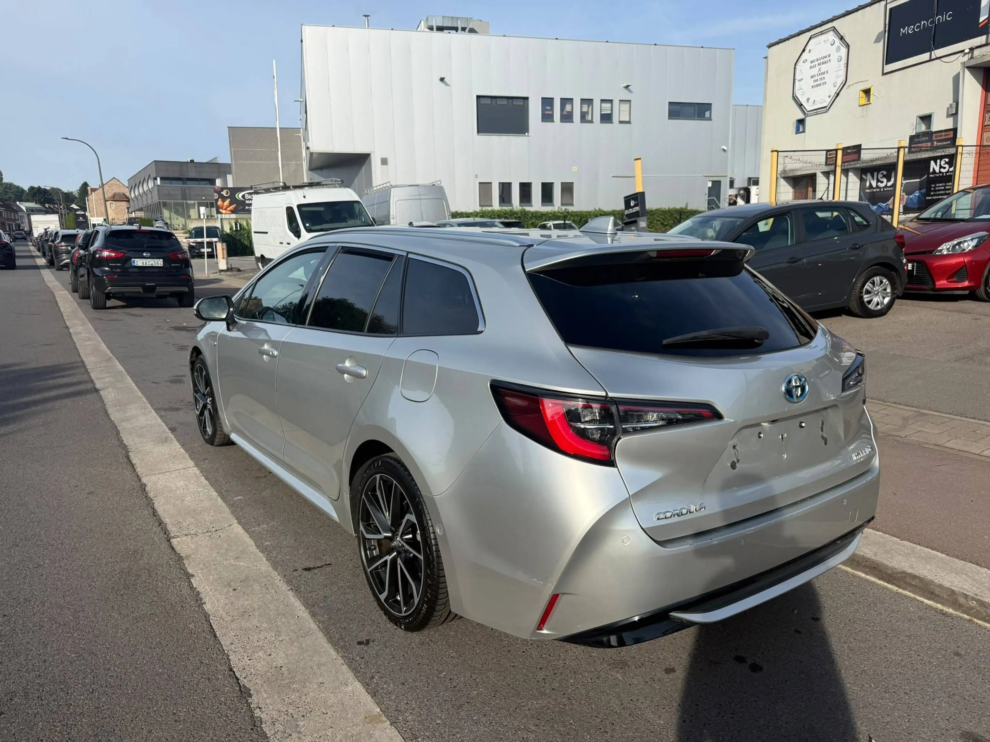 Toyota Corolla Corolla SW Hybrid 2.0 Premium e-CVT — photo 6