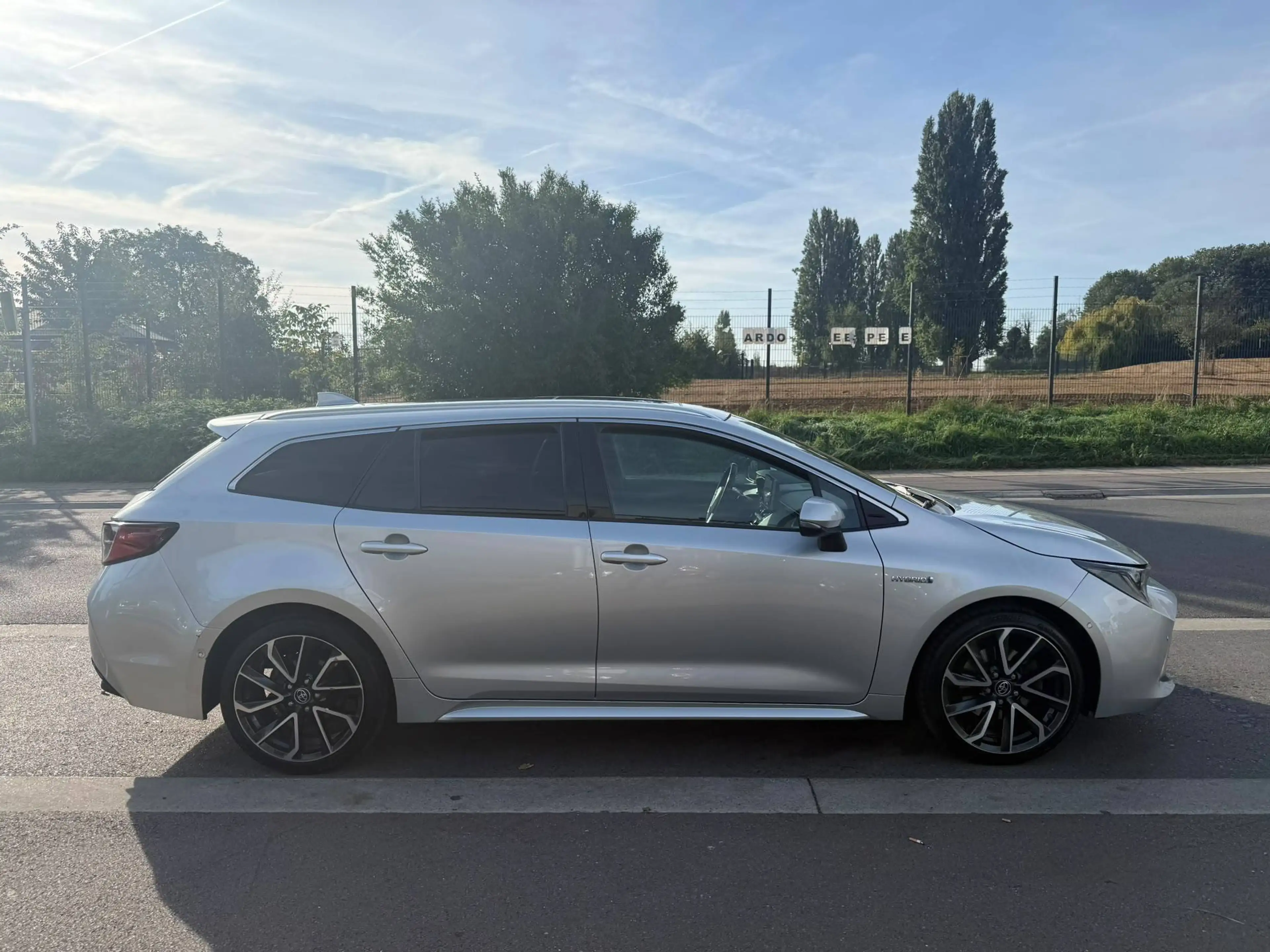 Toyota Corolla Corolla SW Hybrid 2.0 Premium e-CVT — photo 4