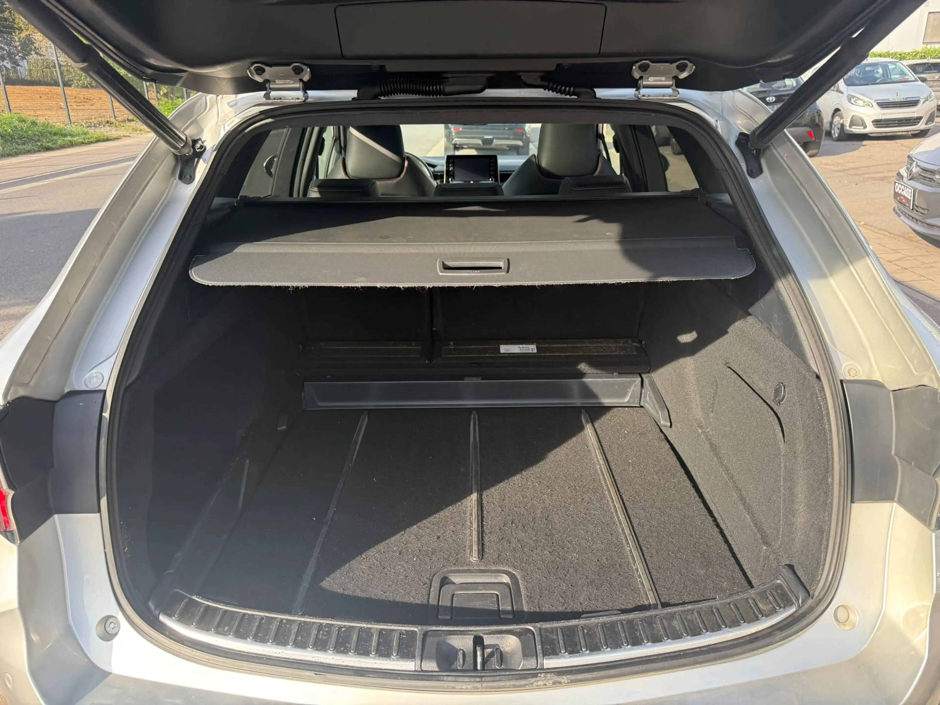 Toyota Corolla Corolla SW Hybrid 2.0 Premium e-CVT — photo 8
