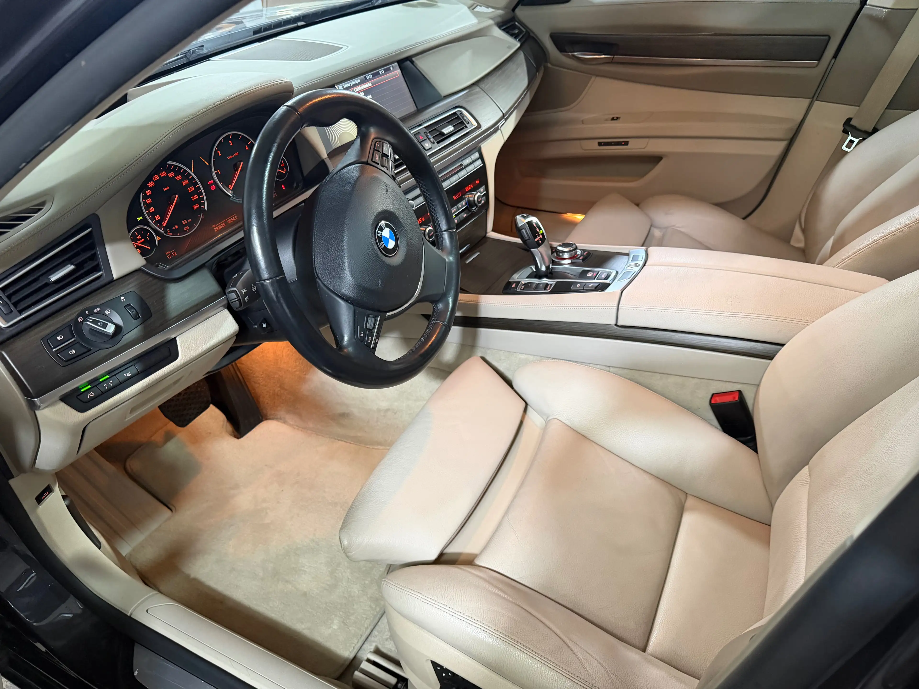 BMW 740 740 dA — photo 7