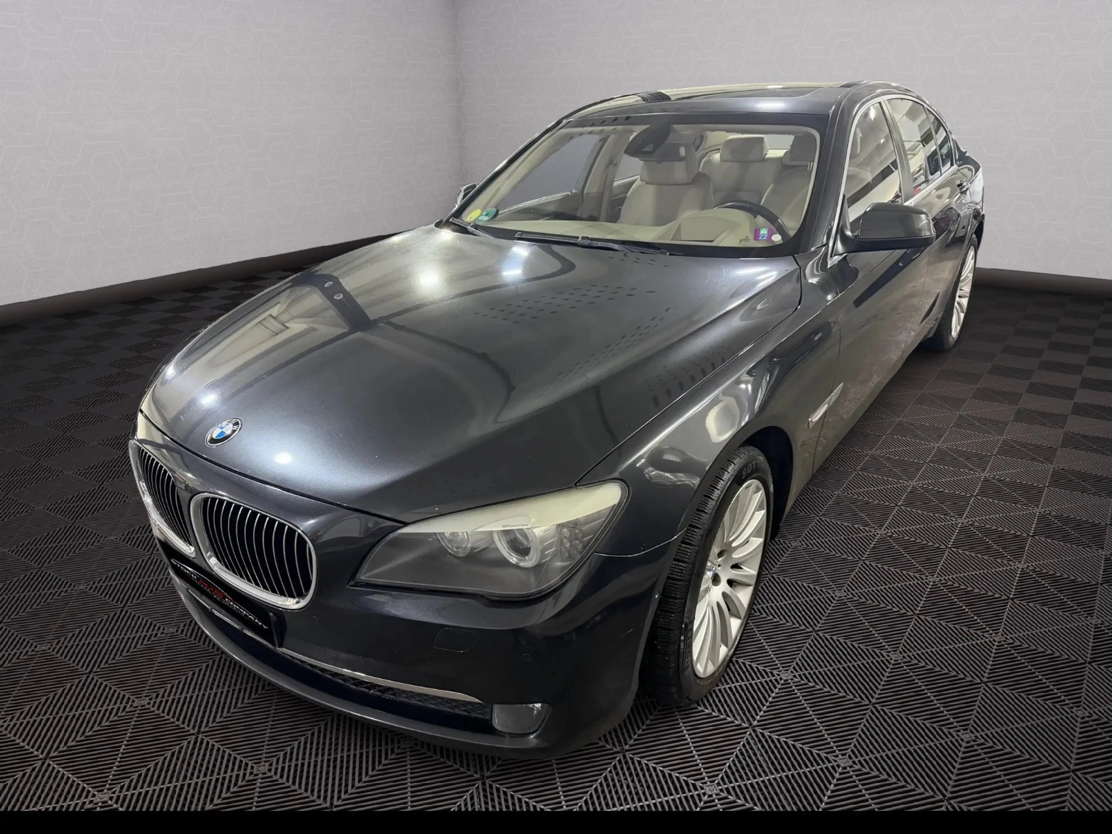 BMW 740 740 dA — photo 3