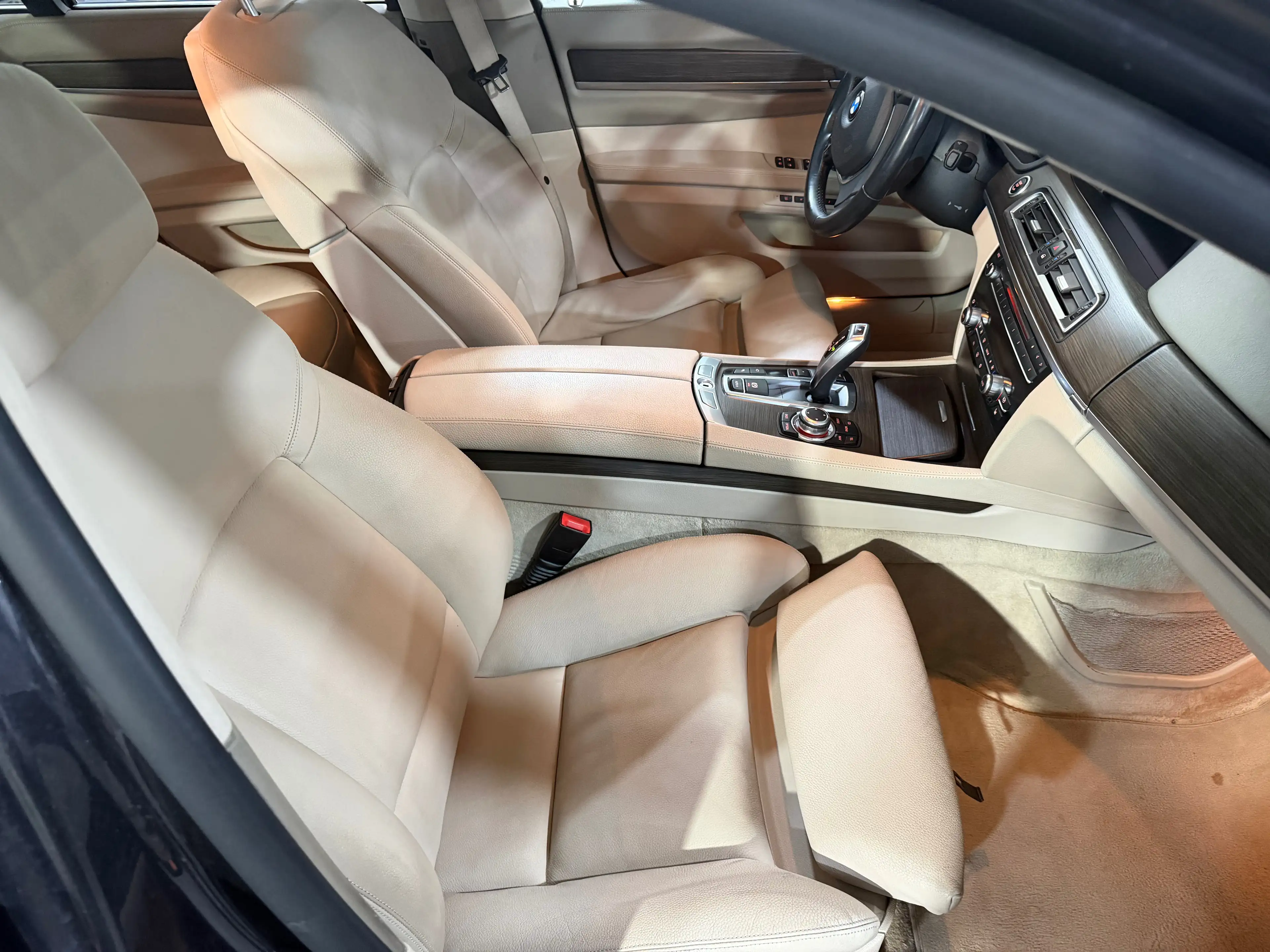 BMW 740 740 dA — photo 6