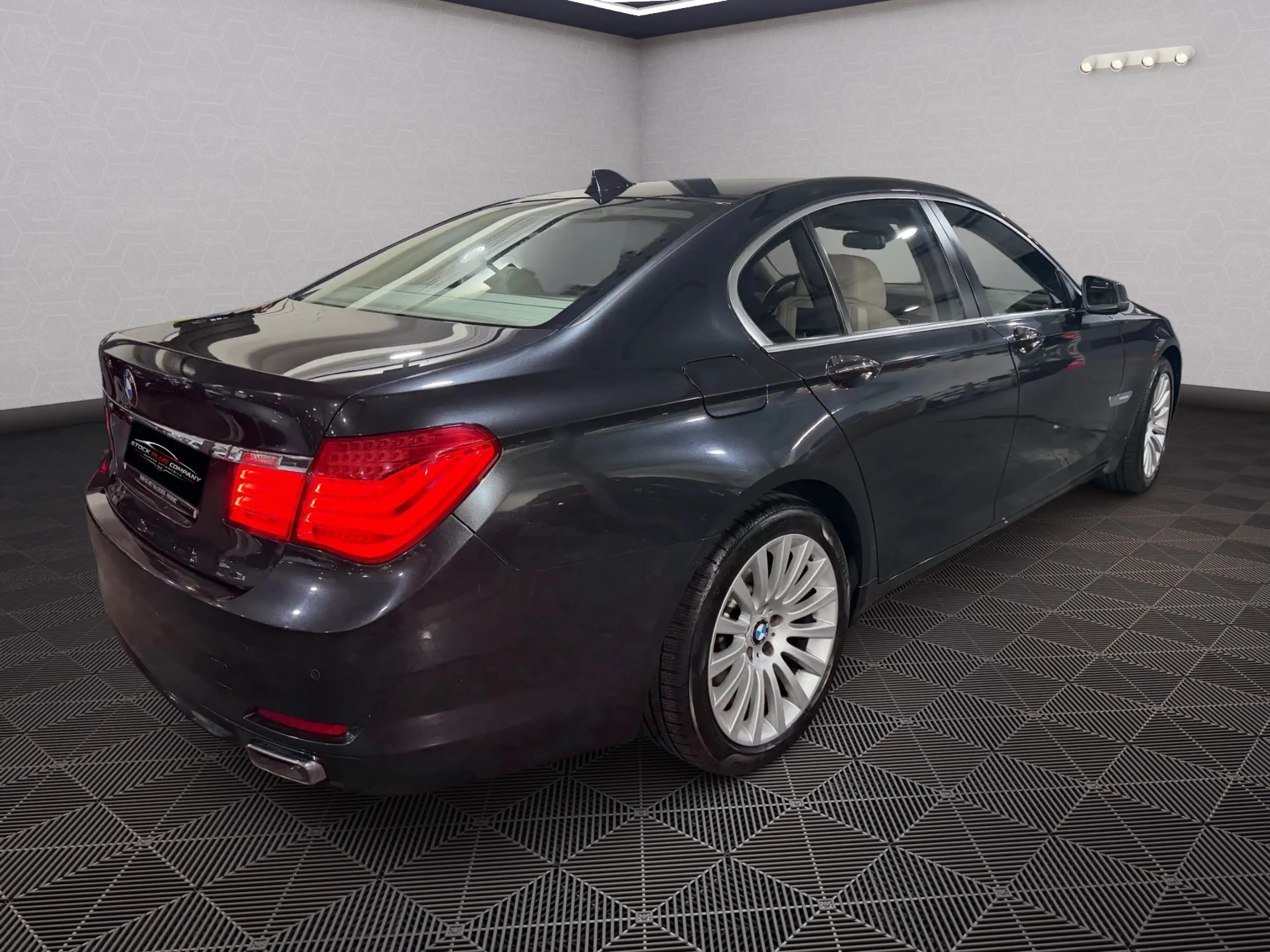 BMW 740 740 dA — photo 5