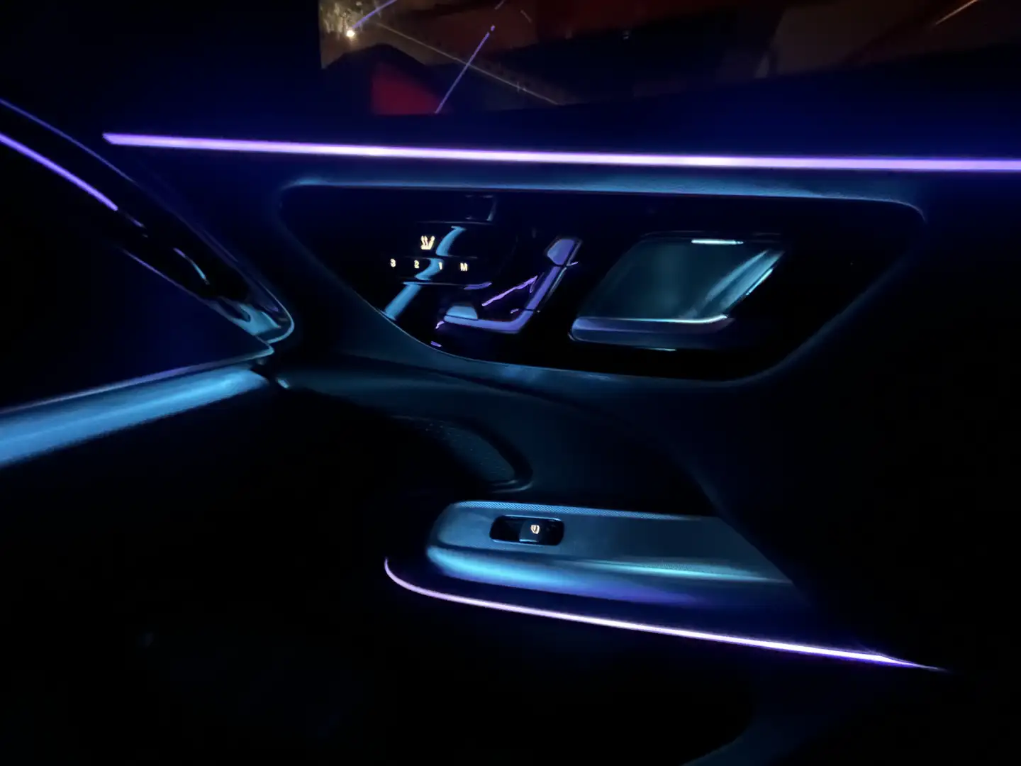 Mercedes-Benz E 300 300e T PHEV Avantgarde Advanced+/DIGI/360/DISTR/MB Schwarz - 2