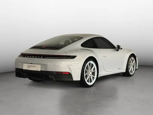 Porsche 911 view 5