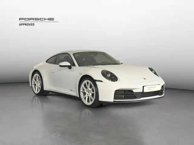 Porsche 911 view 7