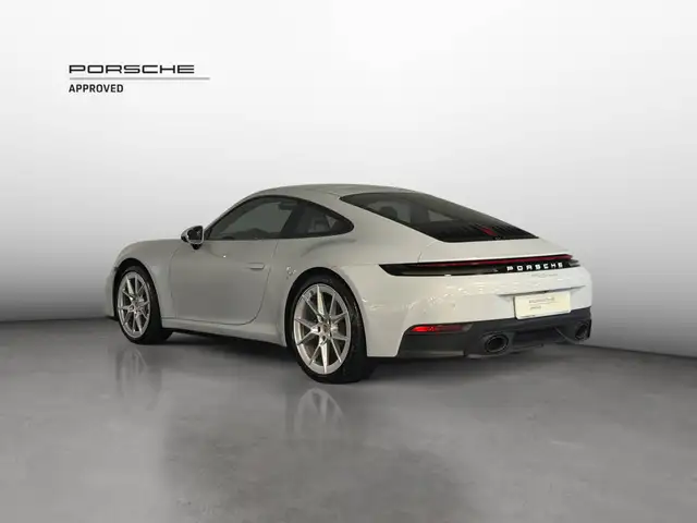 Porsche 911 view 3