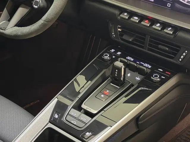 Porsche 911 view 14