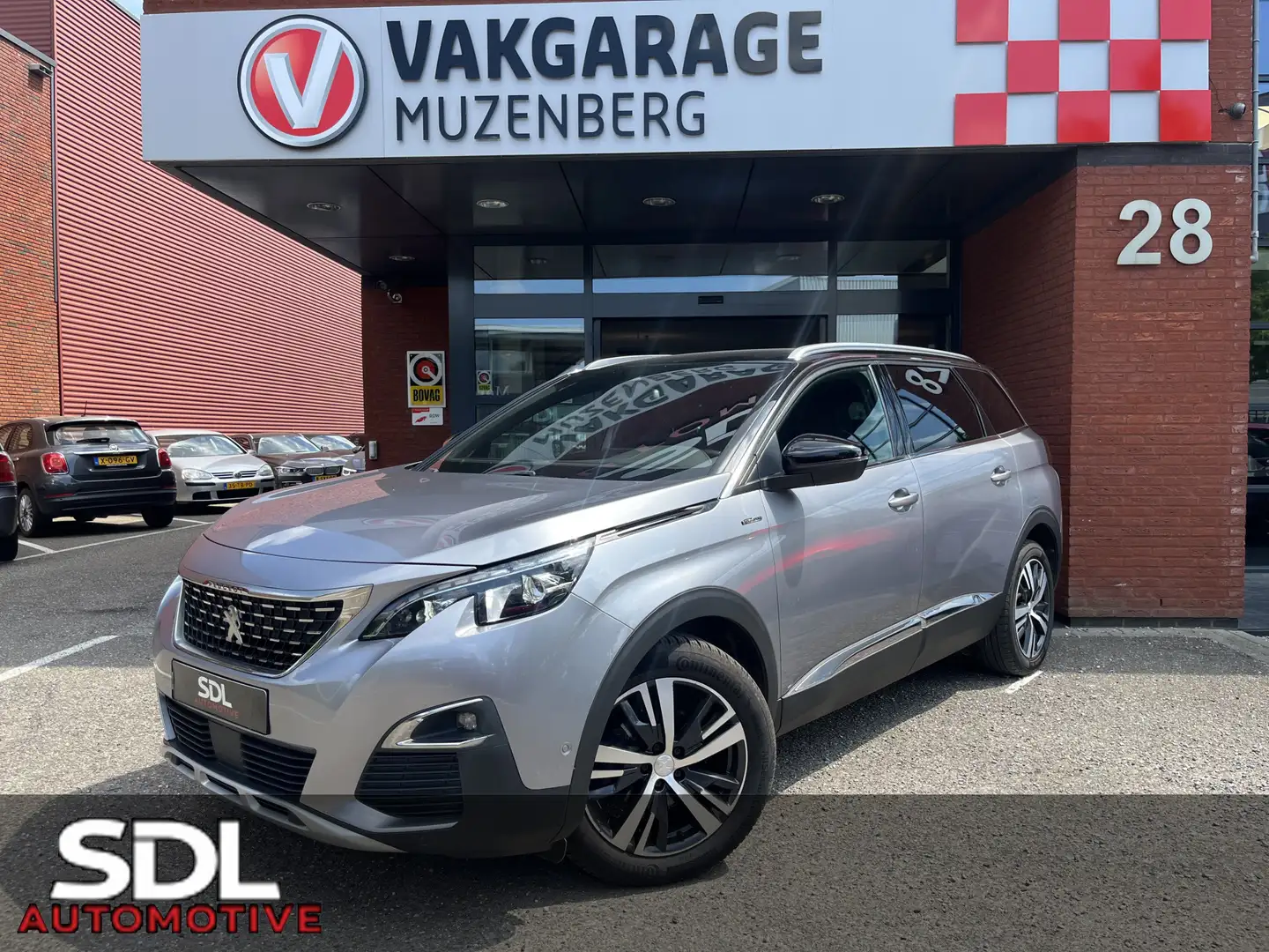 Peugeot 5008 1.2 PureTech GT-Line 7P. // LED // HALF LEDER // D Gris - 1