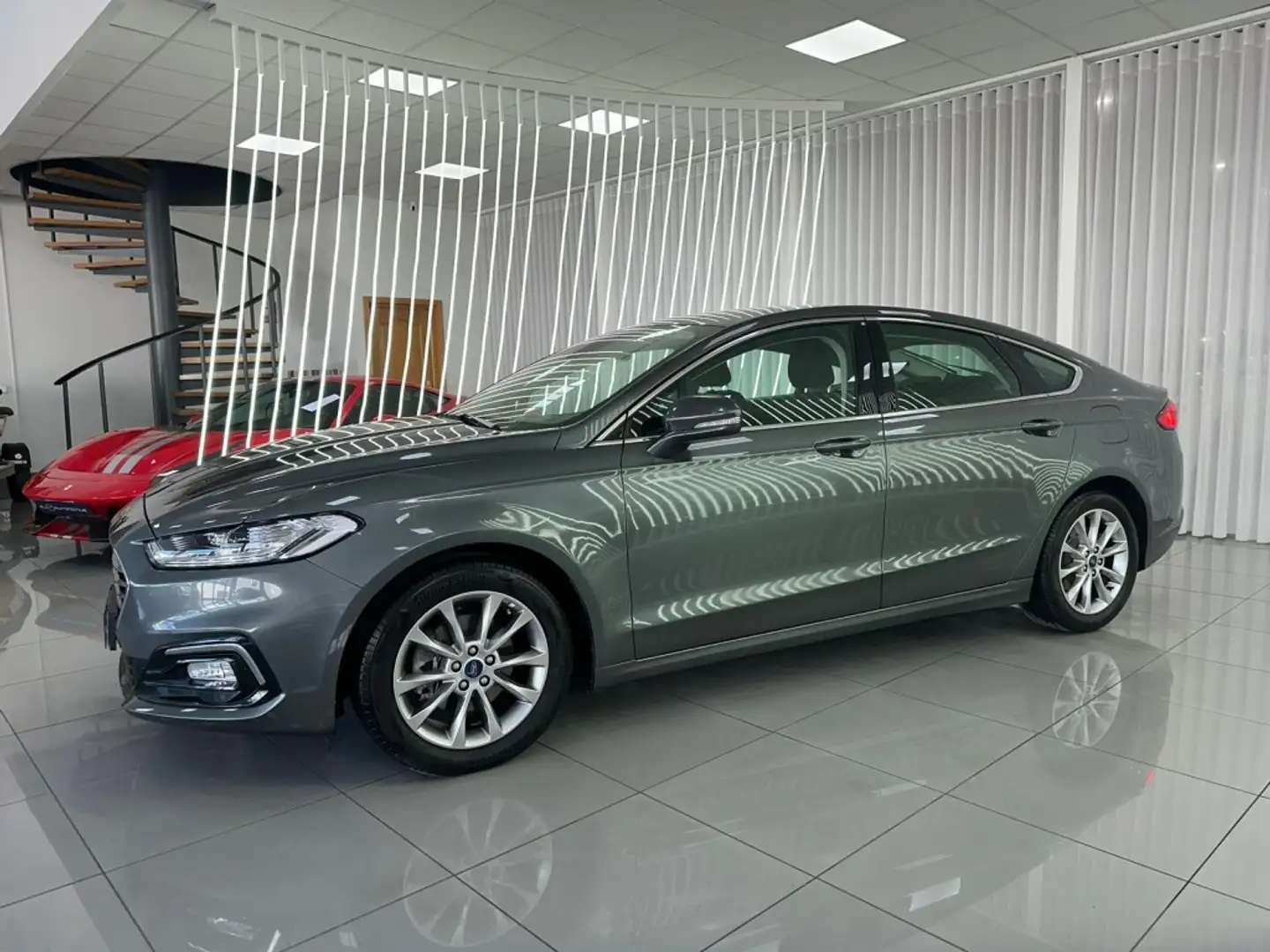 Ford Mondeo 2.0TDCI Titanium 150 Gris - 2