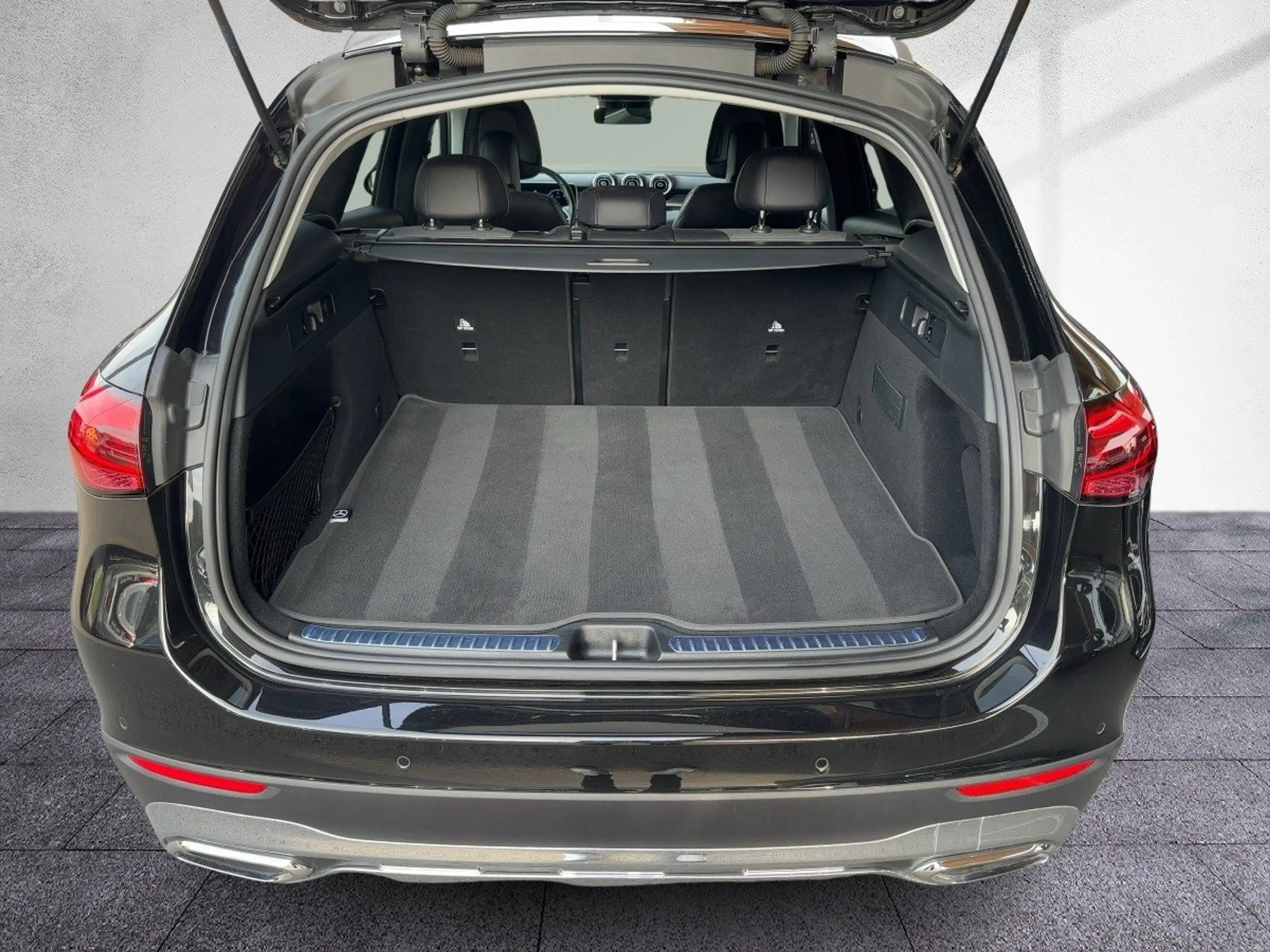 Mercedes-Benz GLC 220 d 4M AVANTGARDE NP:74.832 DISTR LRHZG AHV — photo 7