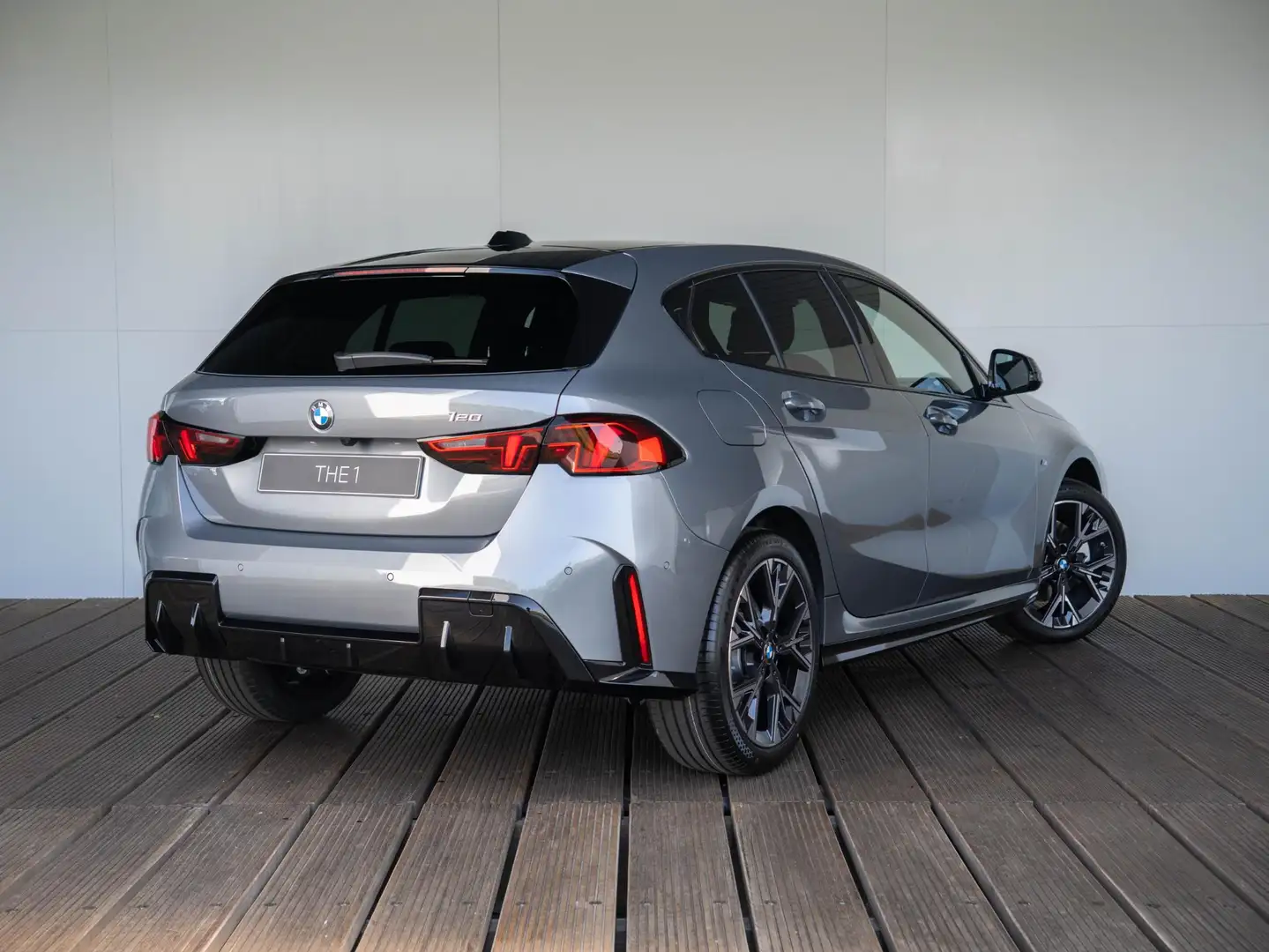 BMW 120 1 Serie | M Sport Design | Achteruitrijcamera | St Grijs - 2