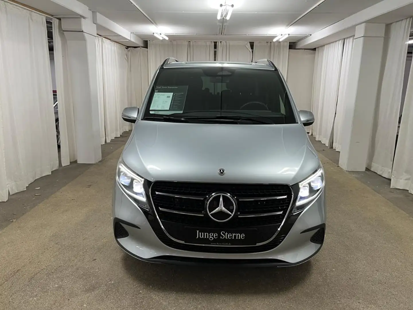 Mercedes-Benz V 250 d lang Style Plus AHK Multibeam Distr Silber - 2