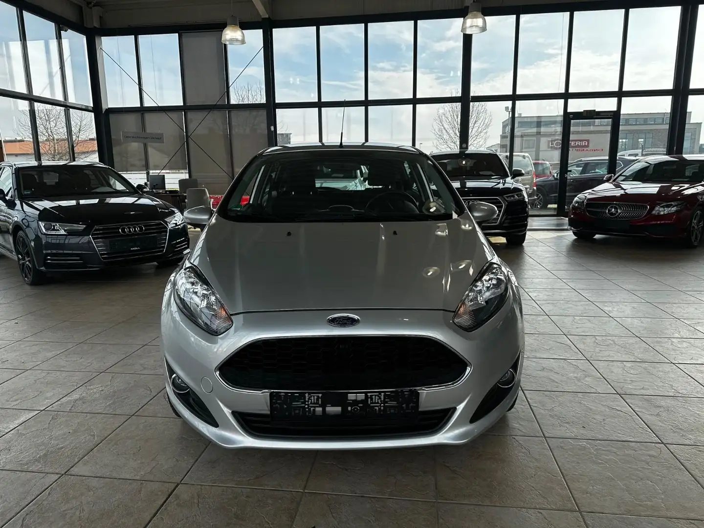 Ford Fiesta Trend Argent - 2
