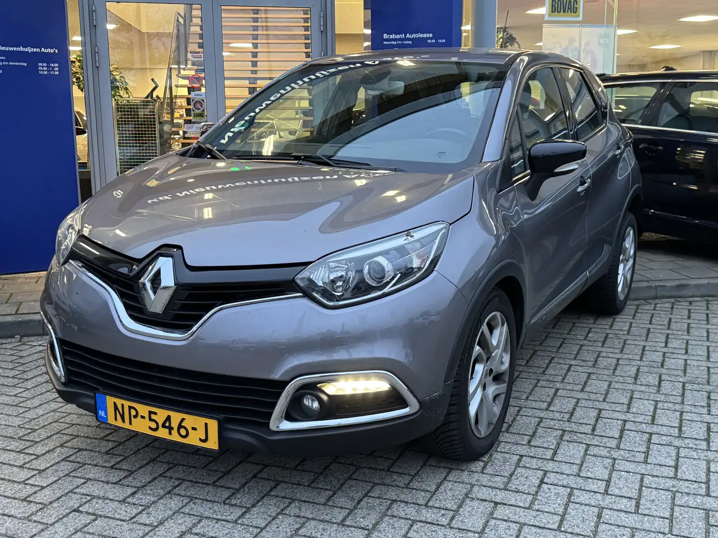Renault Captur 0.9 TCe Dynamique Navigatie CruiseControl info: M. Grau - 2