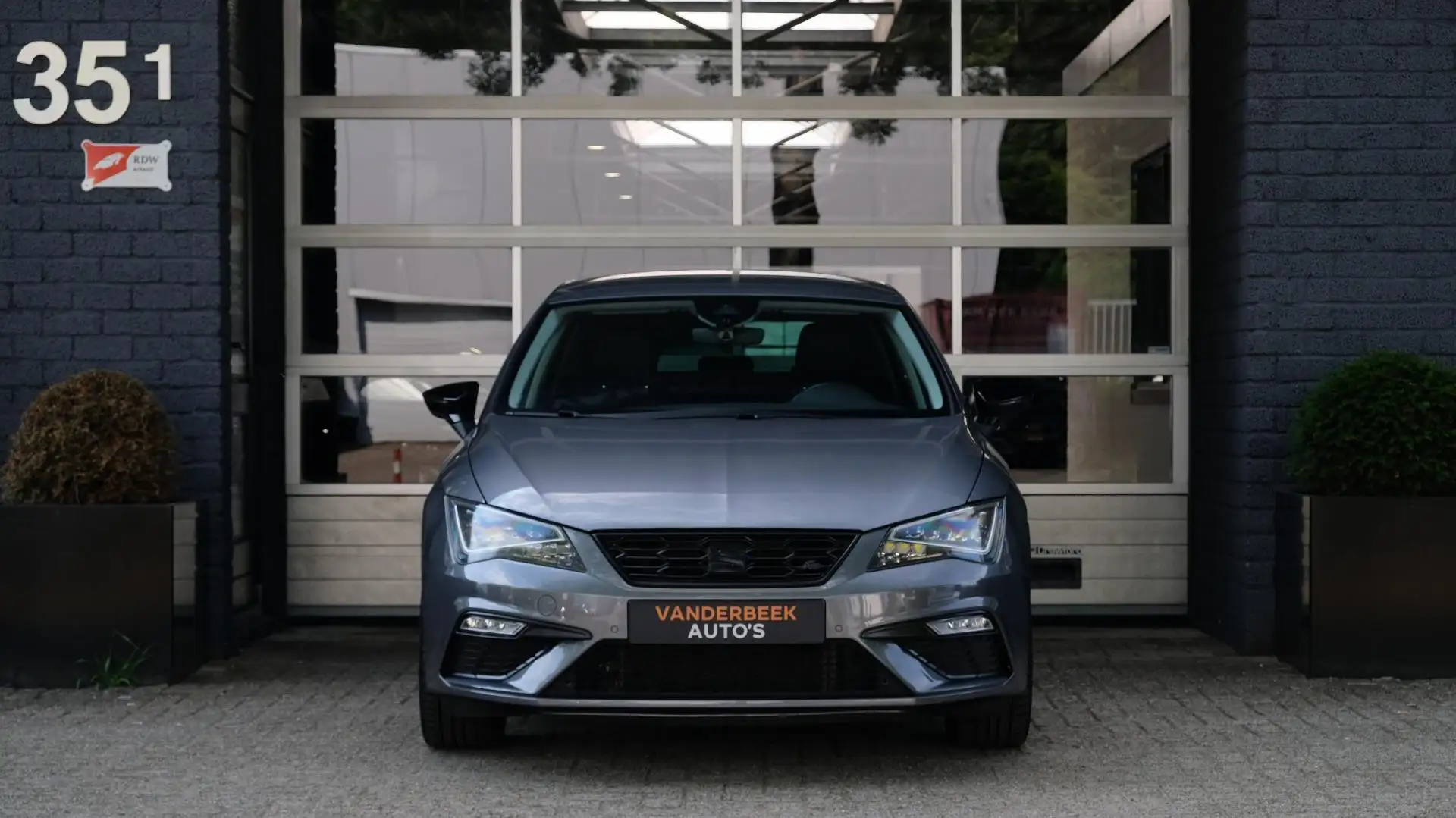 SEAT Leon 1.4 TSI FR 140PK Cruise Navi Full Led Grijs - 2