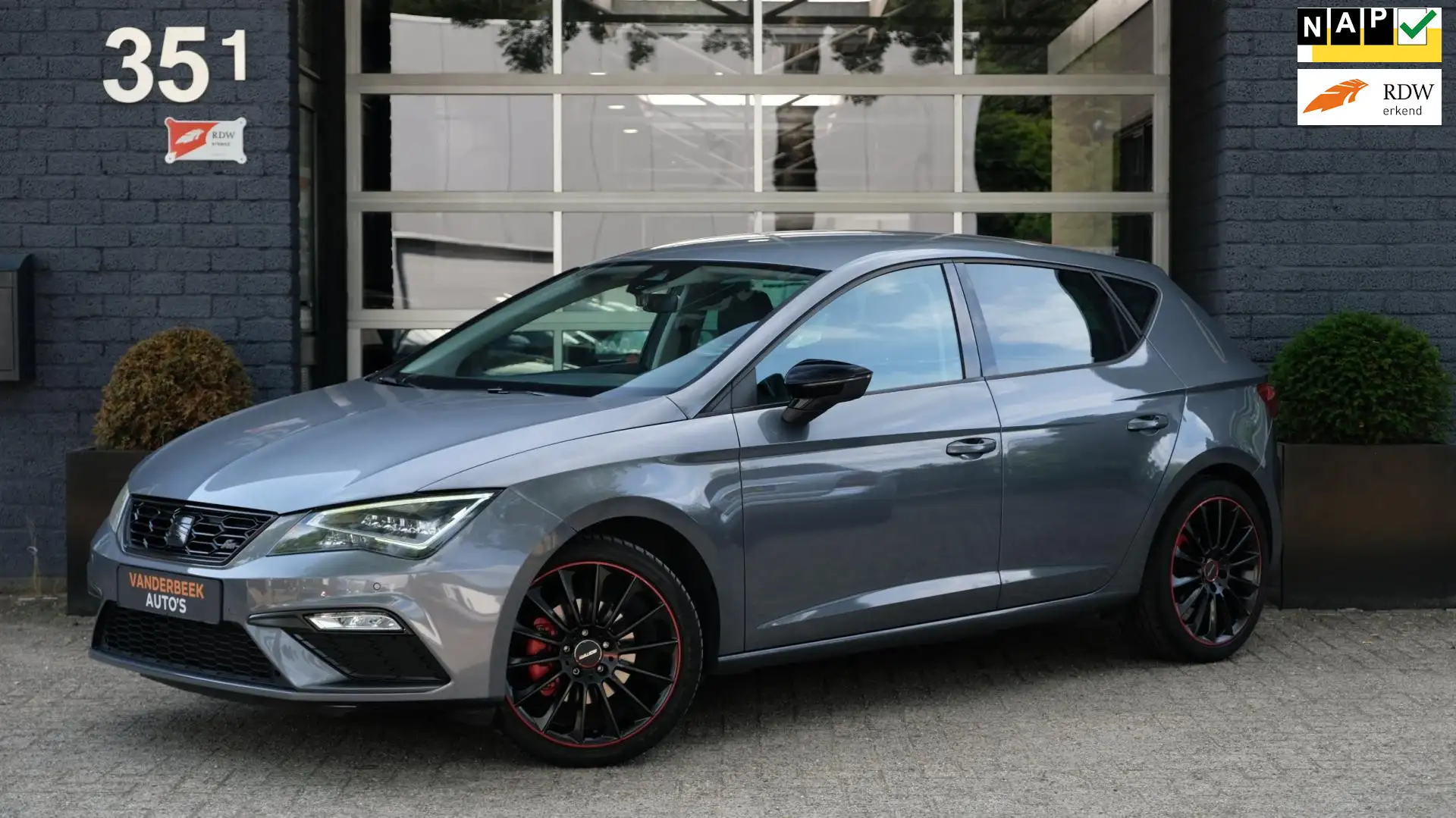 SEAT Leon 1.4 TSI FR 140PK Cruise Navi Full Led Grijs - 1