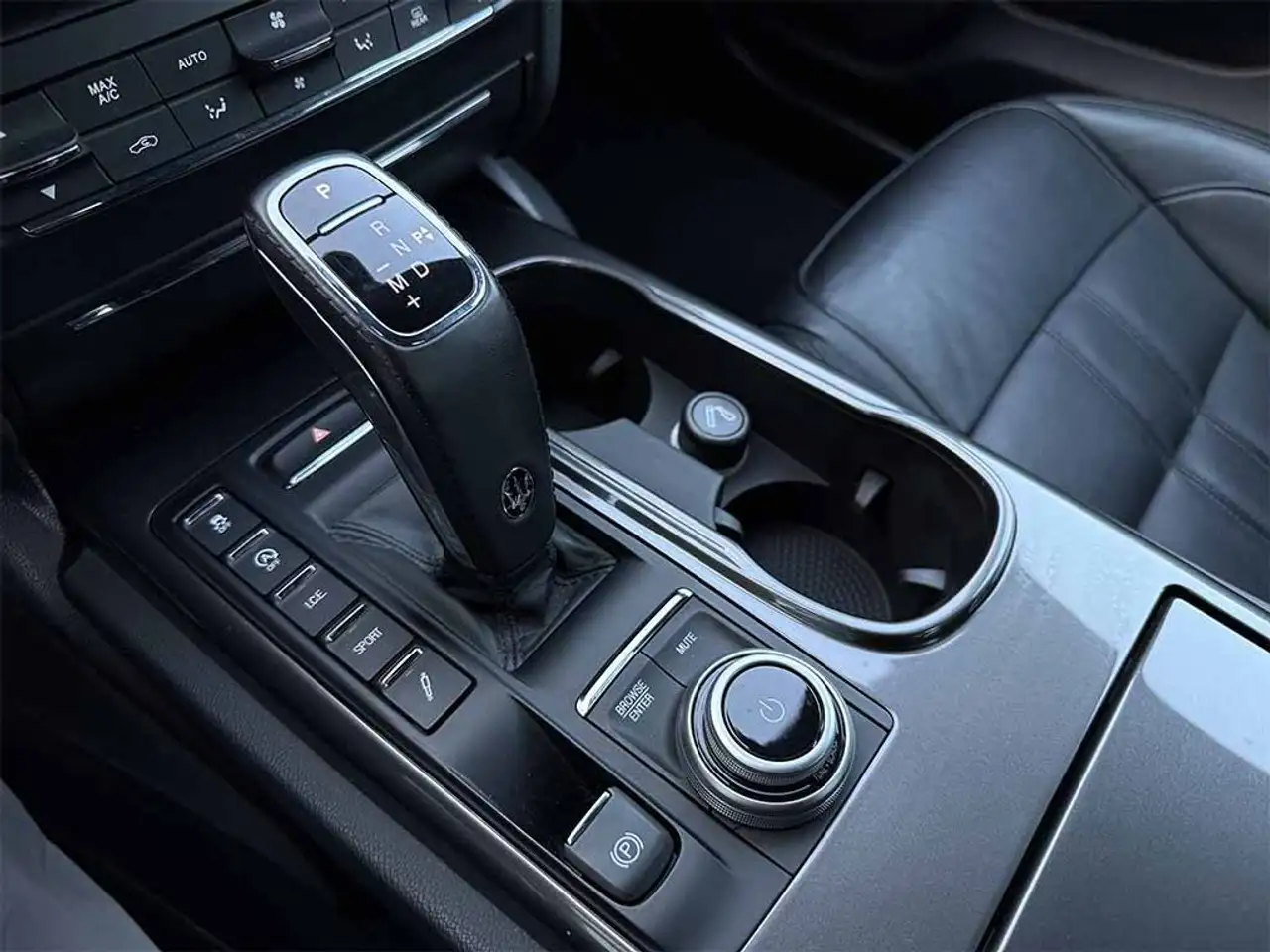 Maserati Ghibli 2022 — фото 18