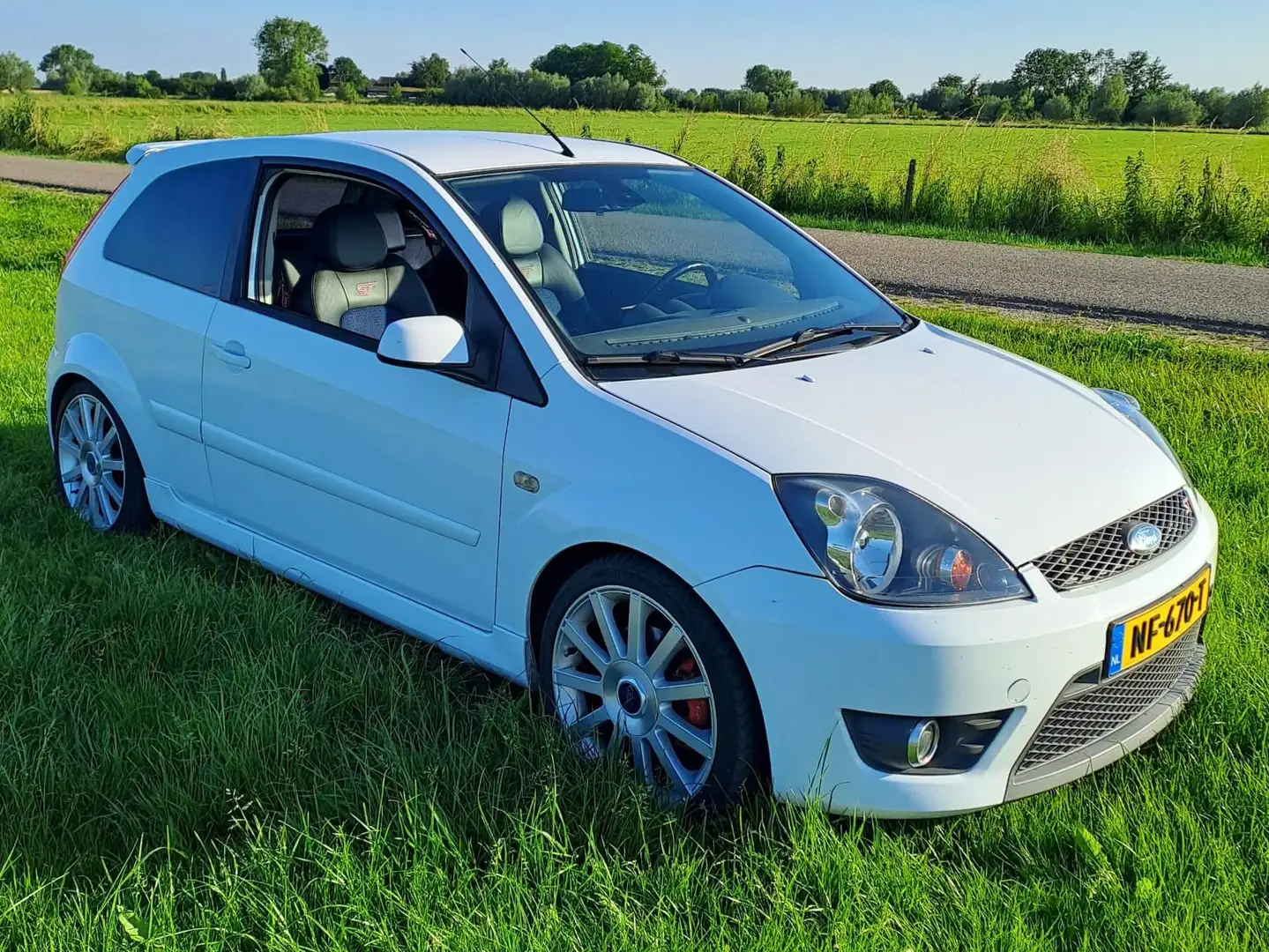 Ford Fiesta Fiesta 2.0-16V ST Wit - 1