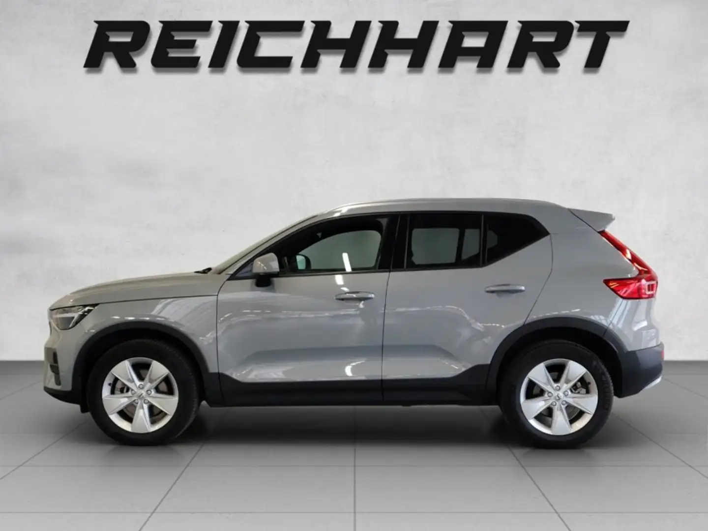 Volvo XC40 Core, B3 Mild Hybrid, Benzin Grau - 2