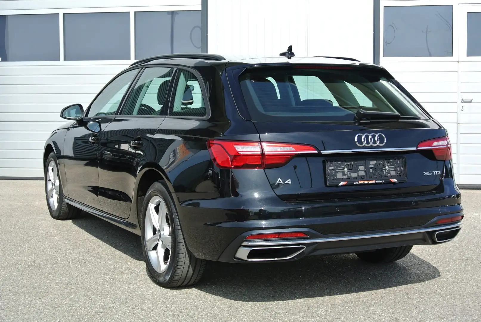 Audi A4 Avant 35 TFSI advanced * LED * AHK * NAVI * FLA Noir - 2
