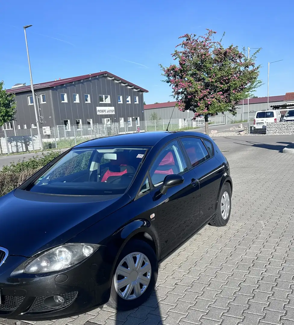 SEAT Leon NEU TÜV bis 2027 - 1