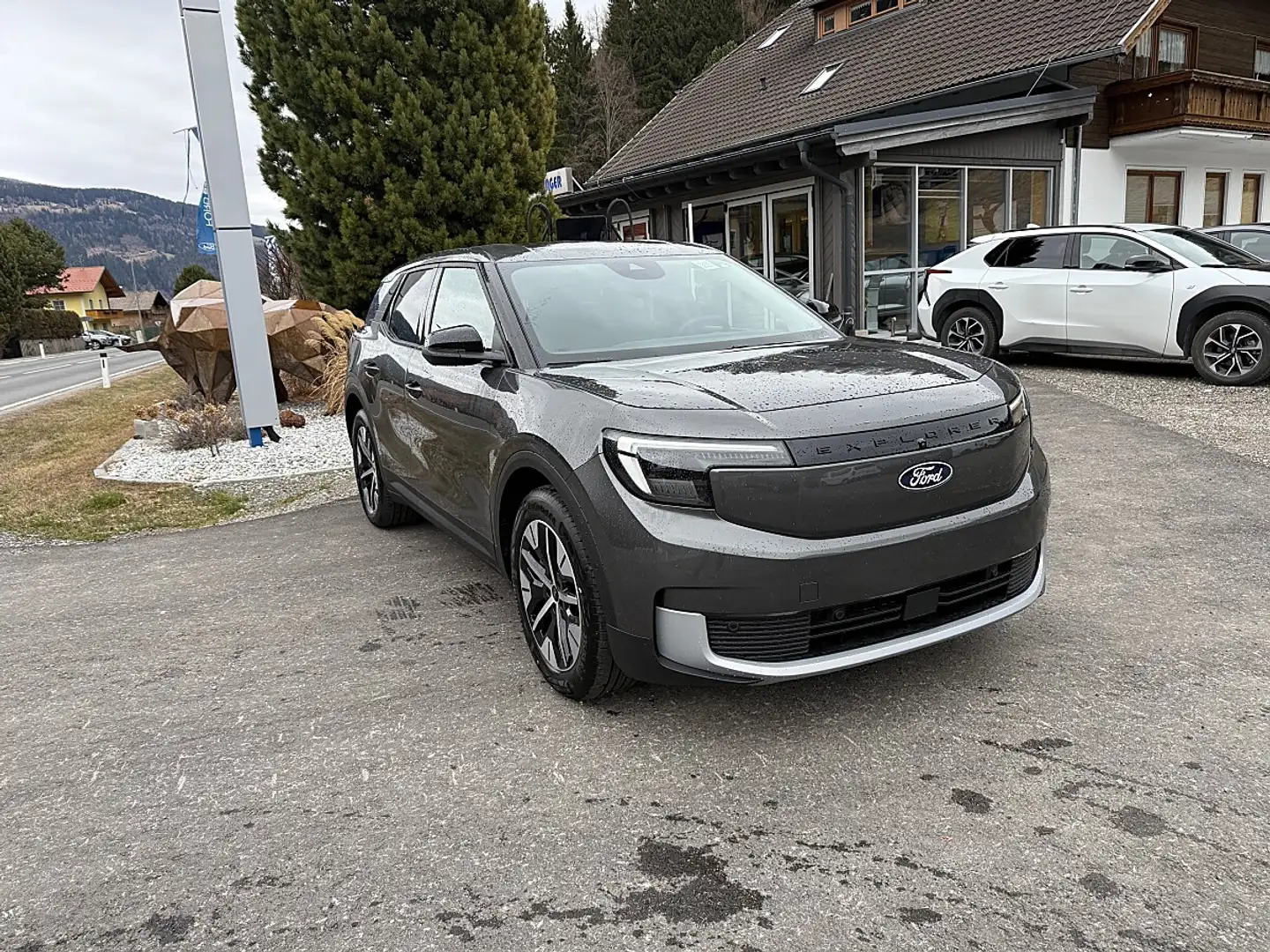 Ford Explorer Elektro 77kWh AWD Select Grau - 2