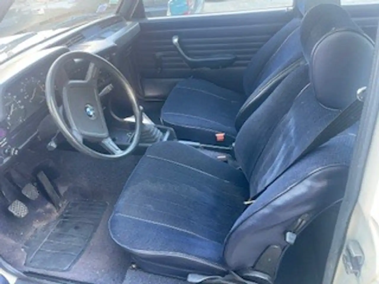 BMW 318 E21, foto 1