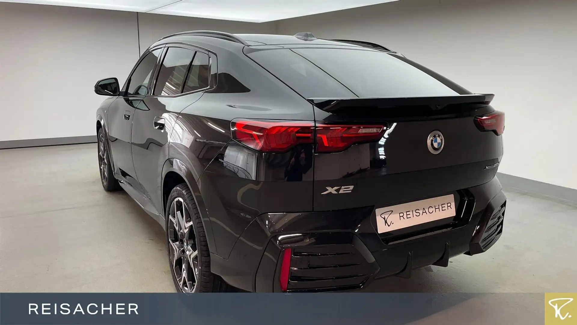 BMW X2 xDrive20d A M-Sport,Pano,DA+,Autom Schwarz - 2
