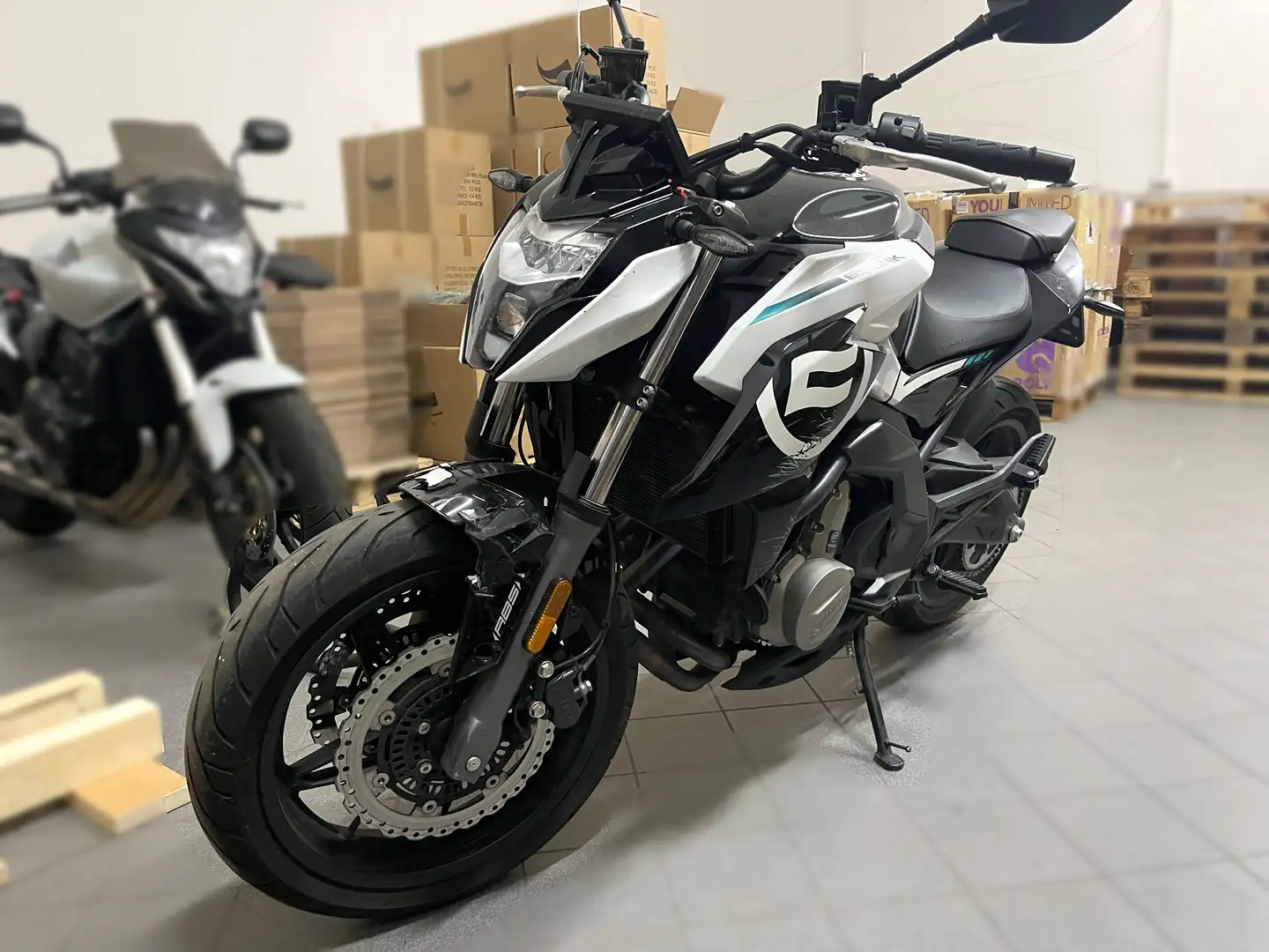 CFMOTO 650 NK 35kw (A2) Blanc - 2