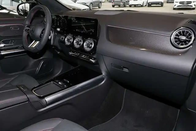 Mercedes-Benz Gla view 8