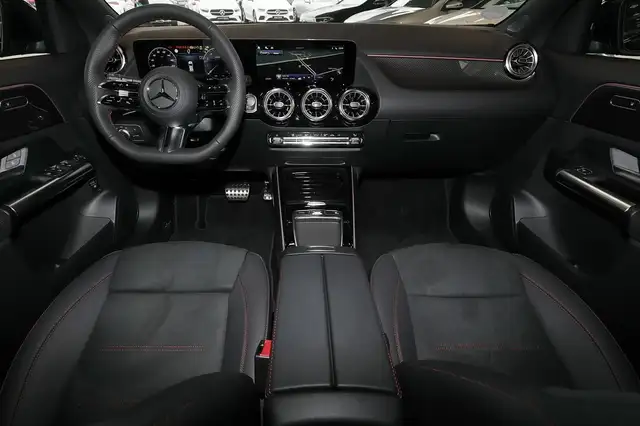 Mercedes-Benz Gla view 5