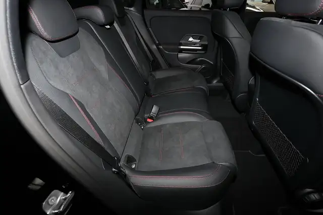 Mercedes-Benz Gla view 6
